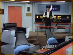 Scotty sur une reconstitution holographique de l'Enterprise