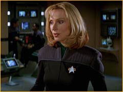 Beverly Crusher dans First Contact