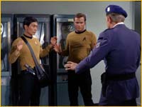 Sulu, Kirk et le garde